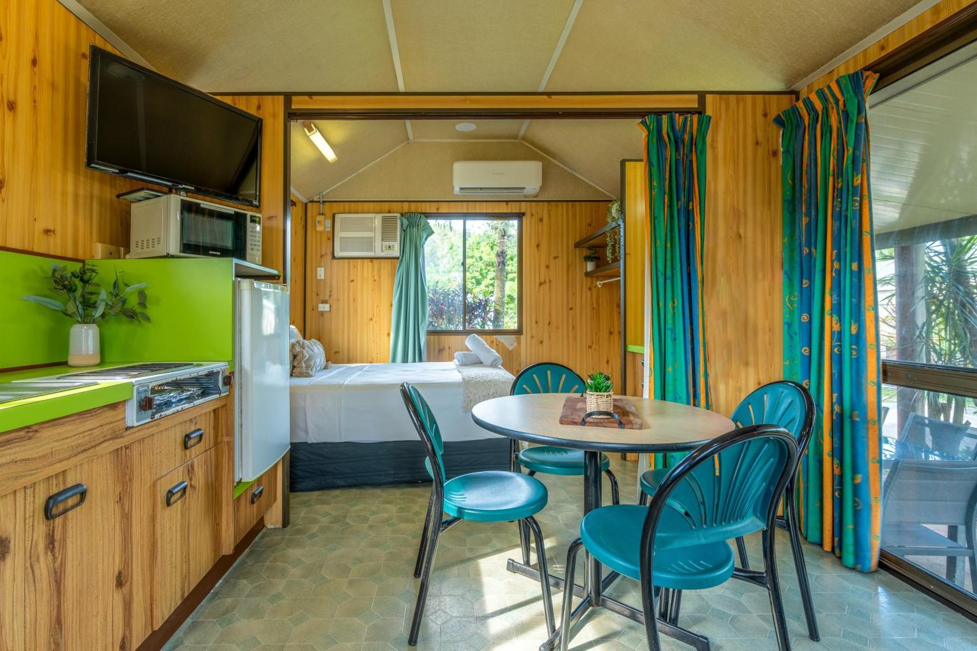 Big4 Tasman Holiday Parks - South Mission Beach Екстер'єр фото