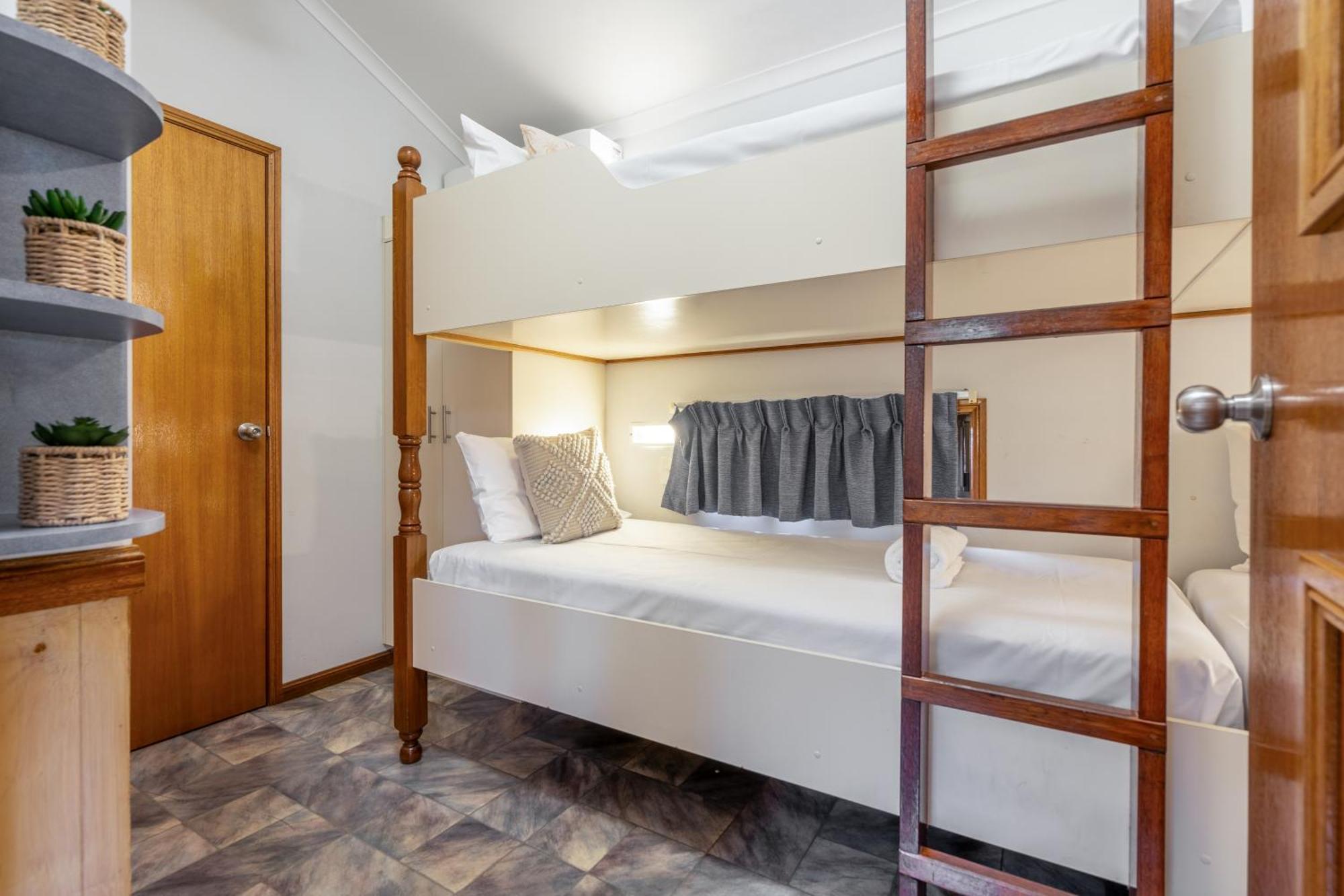 Big4 Tasman Holiday Parks - South Mission Beach Екстер'єр фото